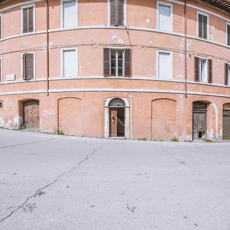 Bhr - Appartamento Dell'Anfiteatro Spoleto Exteriör bild