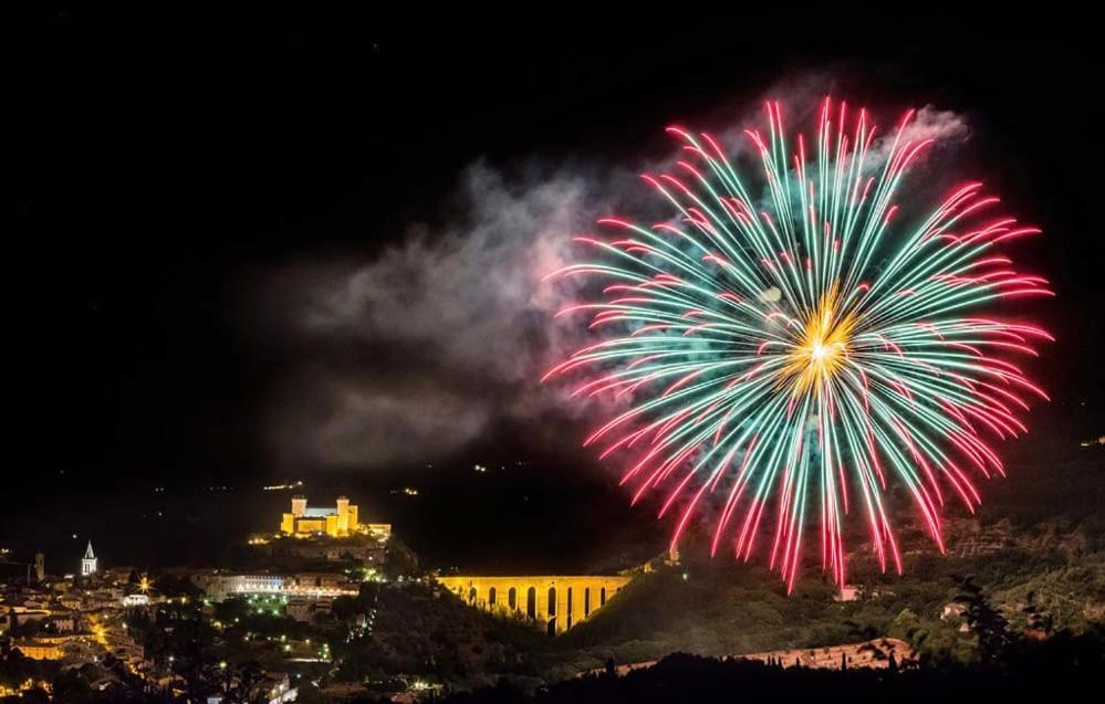 Bhr - Appartamento Dell'Anfiteatro Spoleto Exteriör bild